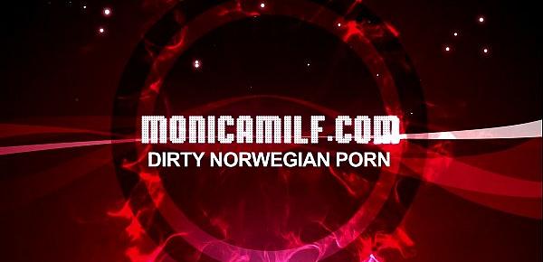  Scandinavian porn BTS with Norwegian MonicaMilf